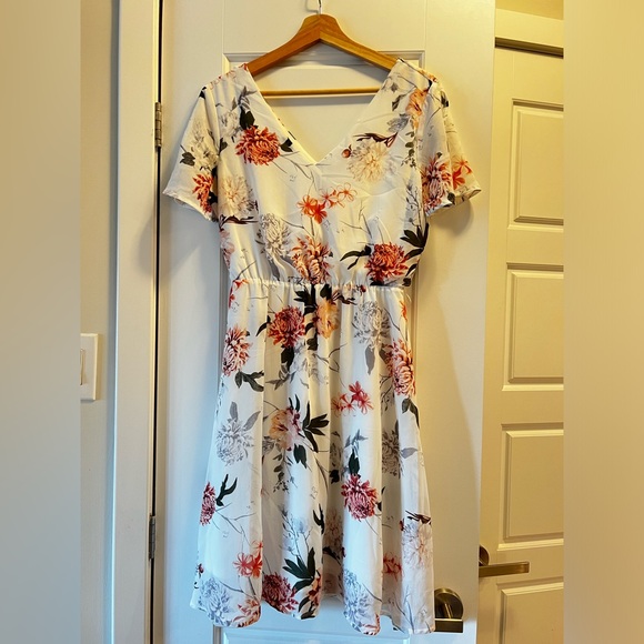 Floral Summer White Dress Women’s Size S - Picture 2 of 13